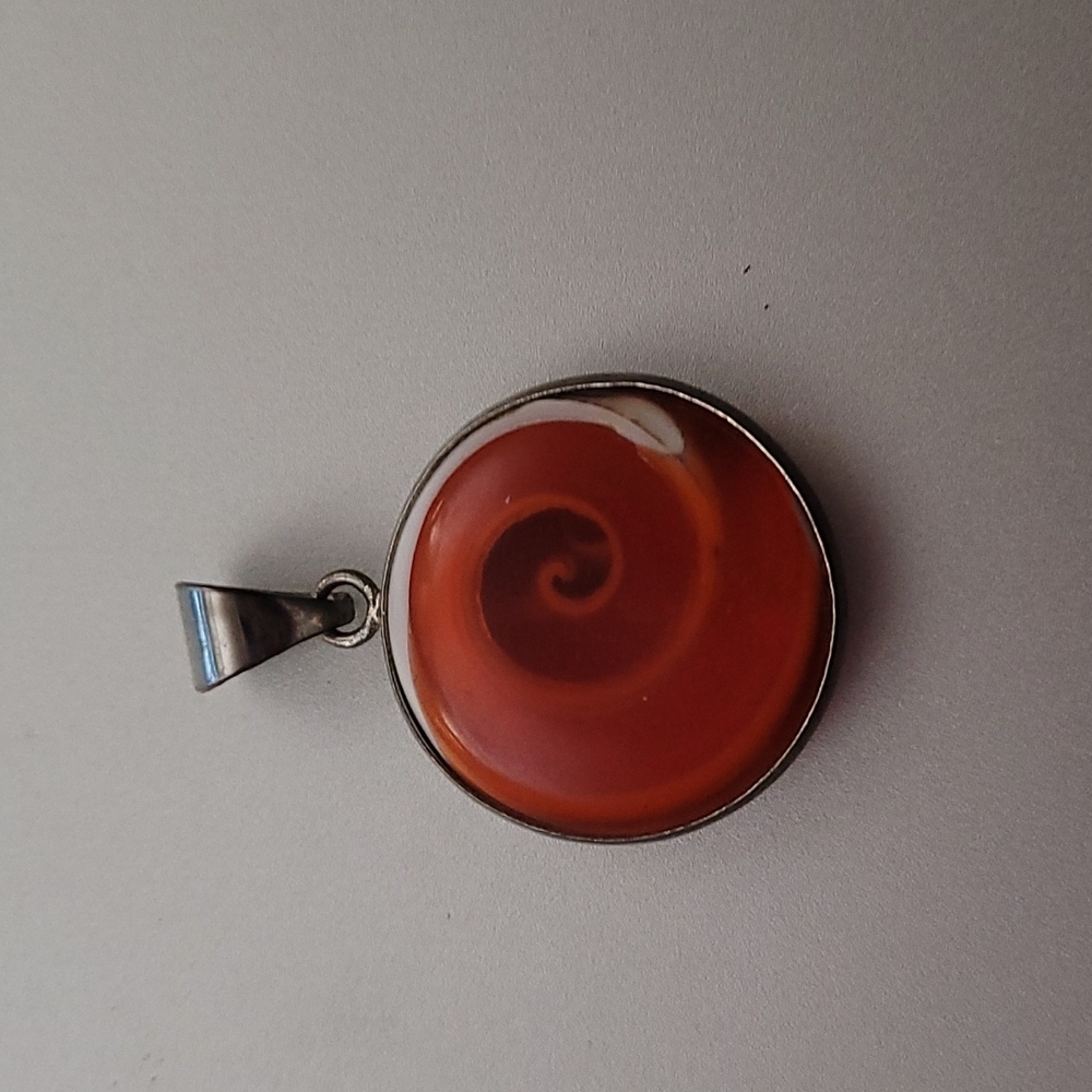 Red & White Pendant Reversible